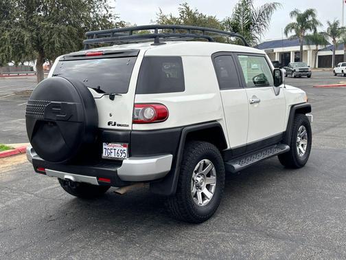 2014 Toyota FJ Cruiser Base
