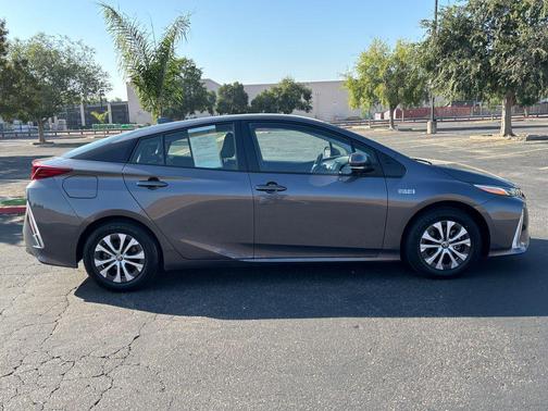 2022 Toyota Prius Prime XLE