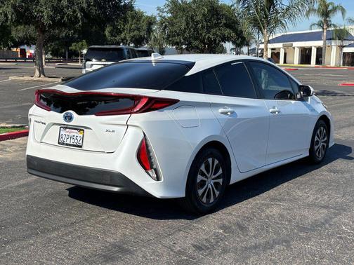 Wind Chill Pearl 2022 Toyota Prius Prime XLE