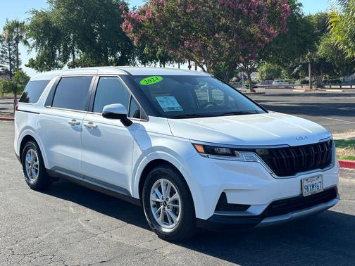 Snow White Pearl 2024 Kia Carnival LX
