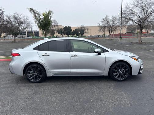 2025 Toyota Corolla Hybrid SE