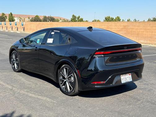 2025 Toyota Prius XLE