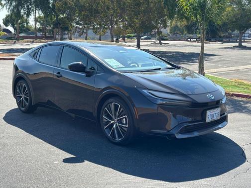 2025 Toyota Prius XLE