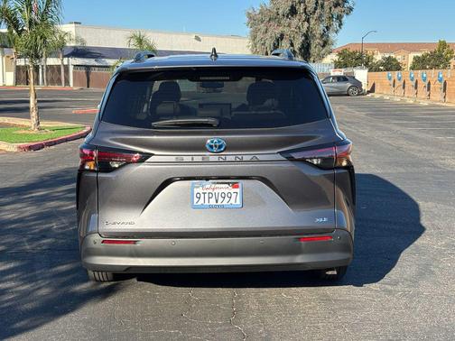 2025 Toyota Sienna XLE 7 Passenger