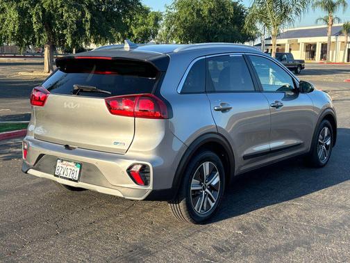 Steel Gray 2022 Kia Niro LXS