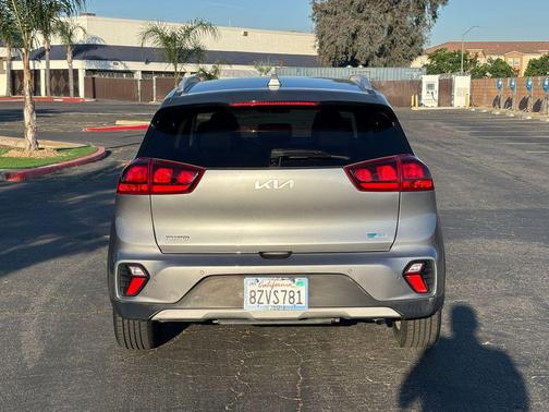 Steel Gray 2022 Kia Niro LXS