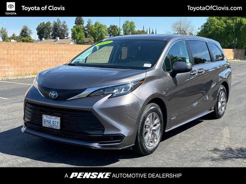 2021 Toyota Sienna LE