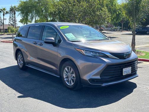 2021 Toyota Sienna LE