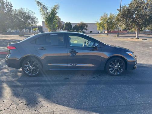 2025 Toyota Corolla Hybrid SE