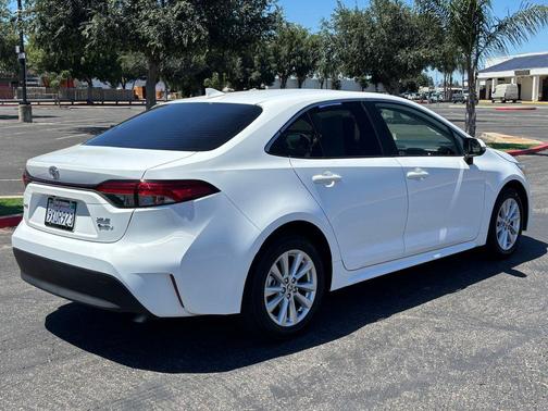 Ice Cap 2026 Toyota Corolla Hybrid XLE