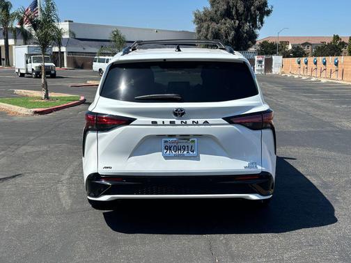 2024 Toyota Sienna XSE 7 Passenger