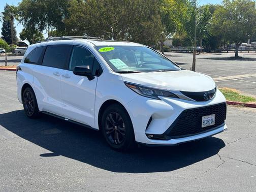 2024 Toyota Sienna XSE 7 Passenger
