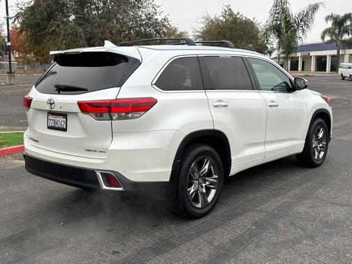 2017 Toyota Highlander Limited Platinum