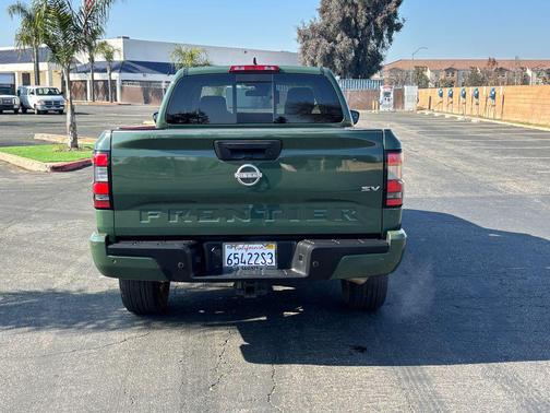 2023 Nissan Frontier SV