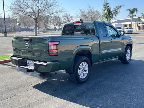 2023 Nissan Frontier SV