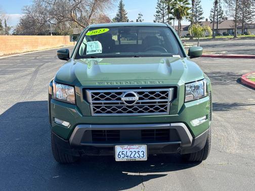 2023 Nissan Frontier SV