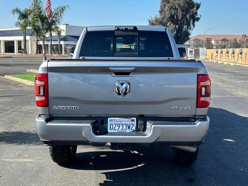 2019 RAM 2500 Laramie Crew Cab 4x4 6'4' Box