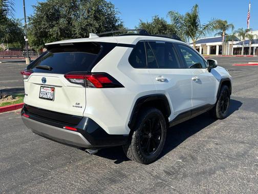 Ice Cap 2023 Toyota RAV4 Hybrid LE