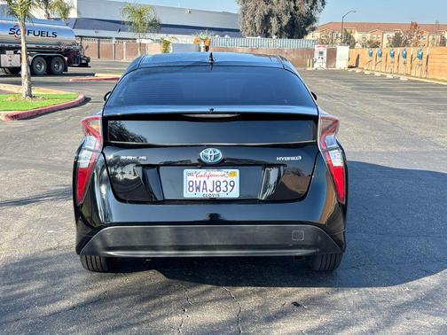 2017 Toyota Prius One