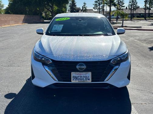 Aspen White Tricoat 2024 Nissan Sentra SV