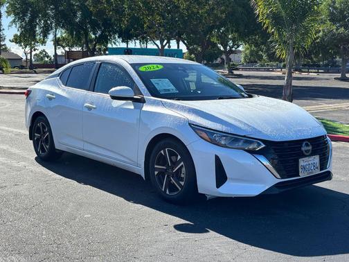 Aspen White Tricoat 2024 Nissan Sentra SV