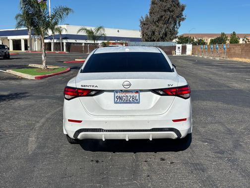 Aspen White Tricoat 2024 Nissan Sentra SV