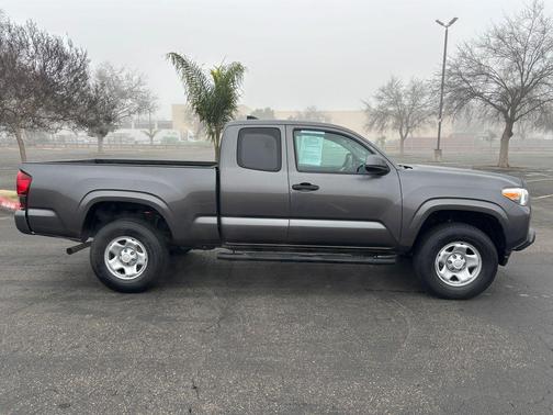 2019 Toyota Tacoma SR