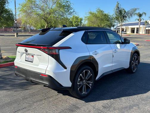 2023 Toyota bZ4X Limited