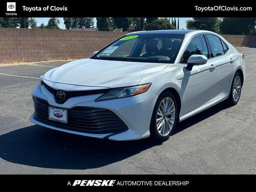 Wind Chill Pearl 2019 Toyota Camry XLE