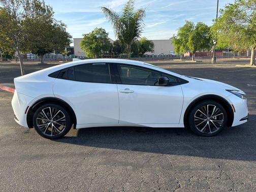 2024 Toyota Prius XLE