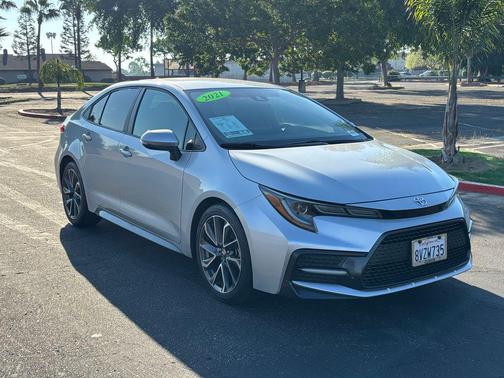 Classic Silver Metallic 2021 Toyota Corolla SE
