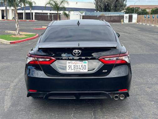Midnight Black Metallic 2024 Toyota Camry SE