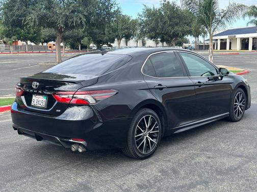 Midnight Black Metallic 2024 Toyota Camry SE
