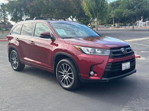 Salsa Red Pearl 2017 Toyota Highlander SE