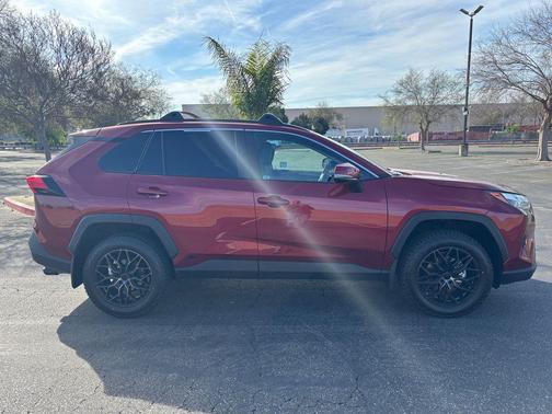 2025 Toyota RAV4 Hybrid XLE Premium