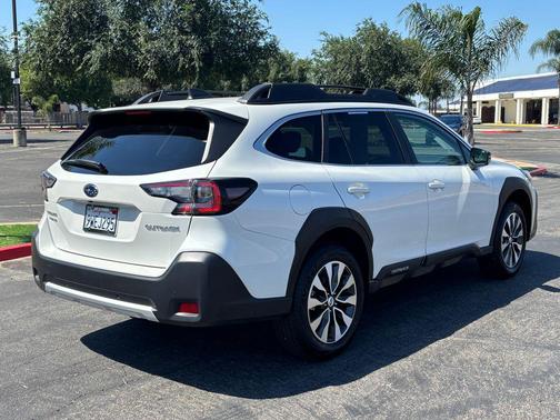 Crystal White Pearl 2025 Subaru Outback Limited