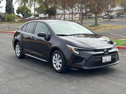 2025 Toyota Corolla Hybrid LE