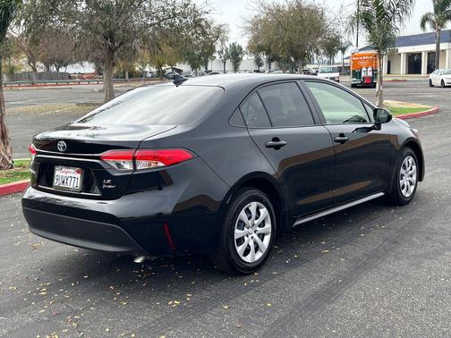 2025 Toyota Corolla Hybrid LE
