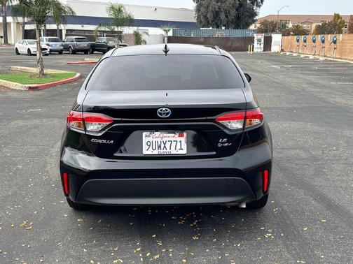 2025 Toyota Corolla Hybrid LE