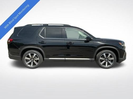Crystal Black Pearl 2023 Honda Pilot