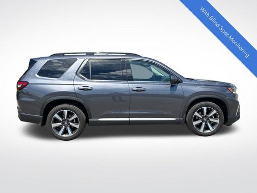 Modern Steel Metallic 2023 Honda Pilot