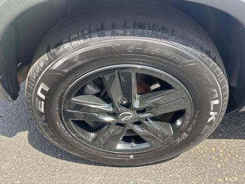 Summit White 2019 Chevrolet Trax LT