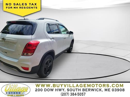 Summit White 2019 Chevrolet Trax LT