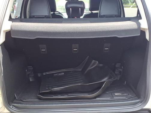 Diamond White 2019 Ford EcoSport SES