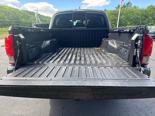 Magnetic Gray Metallic 1g3 2018 Toyota Tacoma SR