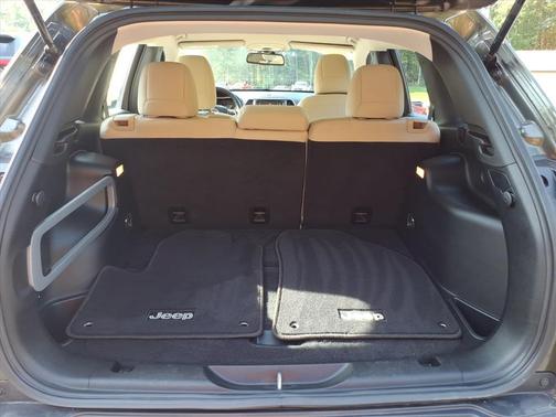 2015 Jeep Cherokee Sport