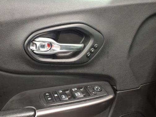 Granite Crystal Metallic Clearcoat 2019 Jeep Cherokee Limited