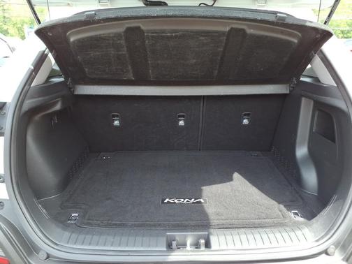 Chalk White 2018 Hyundai KONA SE