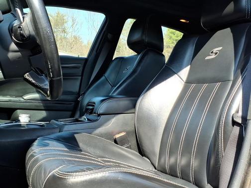 Granite Crystal Metallic Clear Coat 2016 Chrysler 300 S