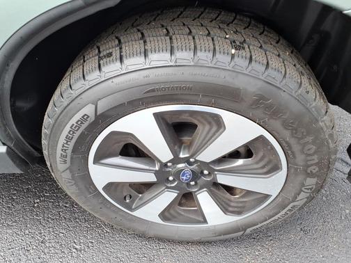 Jasmine Green Metallic 2018 Subaru Forester 2.5i Premium Black Edition